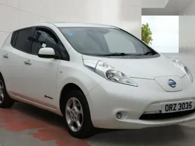 Used Nissan Leaf Acenta 80 kW (109 HP) 2015 White Hatchback