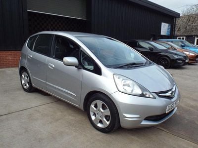Used Honda Jazz ES 100 HP (73 kW) 2010 Silver Hatchback