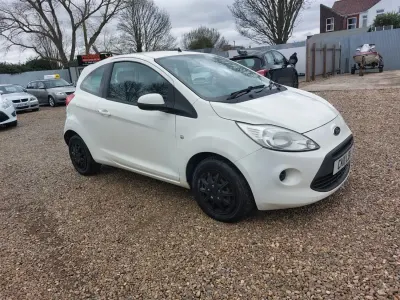 Używany Ford Ka 69 KM (50 kW) 2011 Biały Hatchback