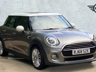 Used Mini Cooper Hatch 134 HP (98 kW) 2018 Silver Hatchback
