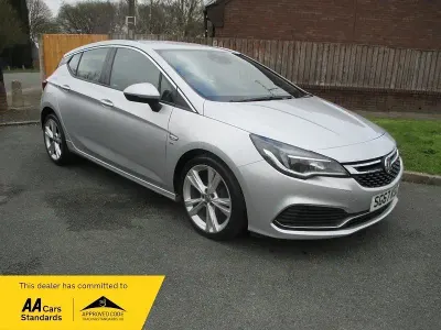 Begagnad Vauxhall Astra SRi 110 HK (80 kW) 2017 Silver Halvkombi