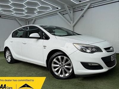 Used Vauxhall Astra Active 2012 White Hatchback