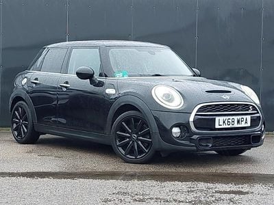 Begagnad Mini Cooper S 192 HK (141 kW) 2018 Svart Halvkombi