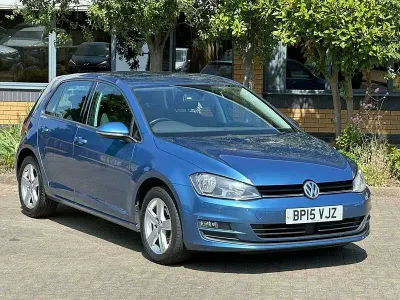 Used VW Golf VII Match 105 HP (77 kW) 2015 Blue Hatchback