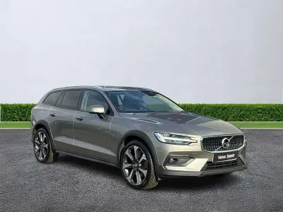 Used Volvo V60 CC Plus 190 HP (139 kW) 2019 Grey Estate