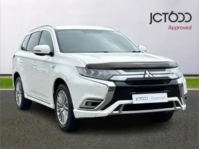 Used Mitsubishi Outlander P-HEV 174 HP (127 kW) 2019 White SUV