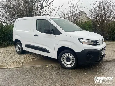 Used Peugeot Partner 100 HP (73 kW) 2024 White MPV