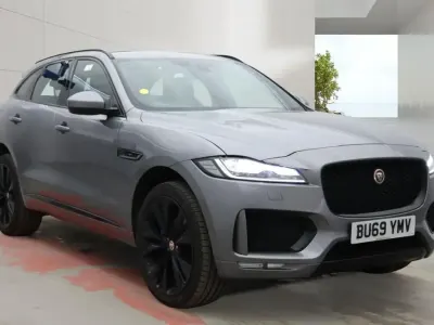 Usado Jaguar F-Pace Chequered Flag 180 HP (132 kW) 2019 Cinzento SUV
