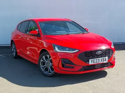 Used Ford Focus ST-Line 155 HP (114 kW) 2023 Red Hatchback