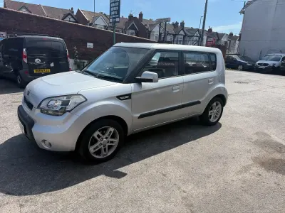 Used Kia Soul 124 HP (91 kW) 2010 Silver SUV