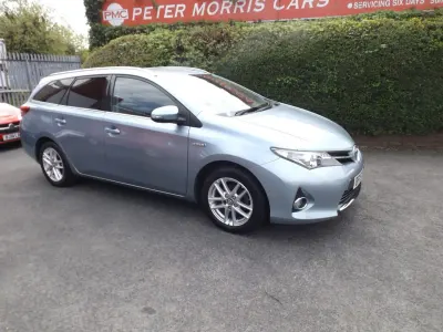 Usado Toyota Auris Hybrid 2015 Azul Carrinha