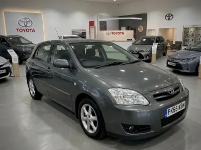 Used Toyota Corolla 97 HP (71 kW) 2005 Grey Hatchback