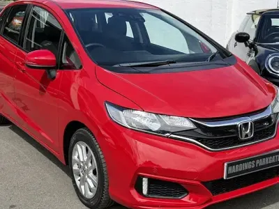 Used Honda Jazz SE 102 HP (75 kW) 2020 Milano red Hatchback