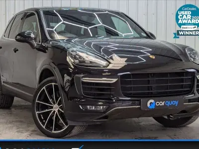 Usado Porsche Cayenne Turbo 519 HP (381 kW) 2017 SUV