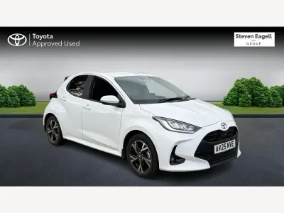 Used Toyota Yaris Design 2025 White Hatchback
