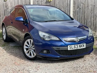 Used Vauxhall Astra GTC SRi 140 HP (102 kW) 2013 Blue Hatchback