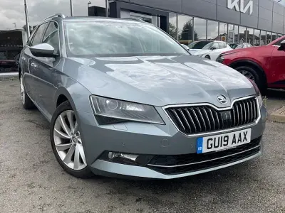 Gebraucht Skoda Superb SE L Executive 190 PS (139 kW) 2019 Kombi