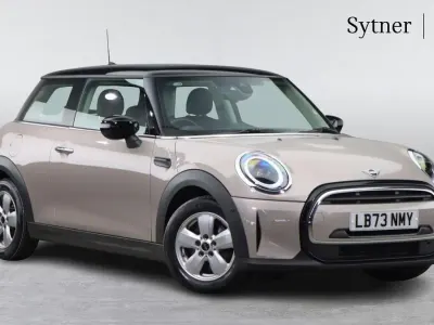 Begagnad Mini Cooper Classic 134 HK (98 kW) 2023 Grå Halvkombi