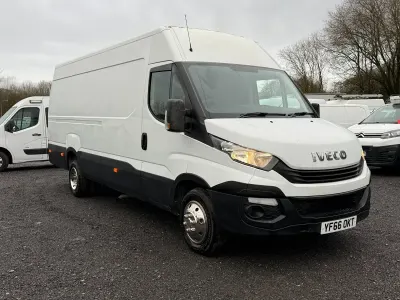 Begagnad Iveco Daily 146 HK (107 kW) 2016 Vit Van