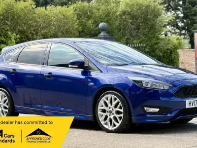 Second-hand Ford Focus ST-Line 120 CP (88 kW) 2017 Albastru Hatchback