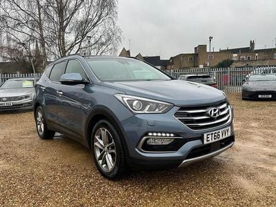 Blue Used 2017 Hyundai Santa Fe Premium SE SUV | £14,795 (Fair price)