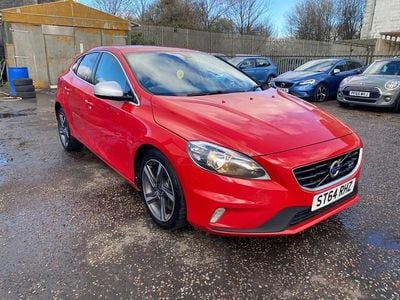 Used Volvo V40 R-Design 190 HP (139 kW) 2014 Red Hatchback