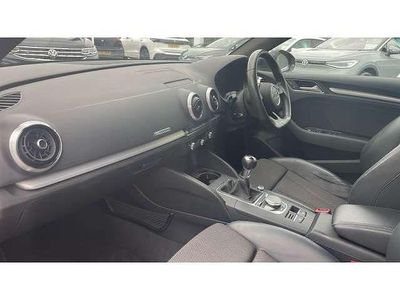 Usado Audi A3 S-Line 150 HP (110 kW) 2018 Azul Sedan