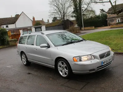 Käytetty Volvo V70 SE 140 HP (102 kW) 2005 Hopea Farmari