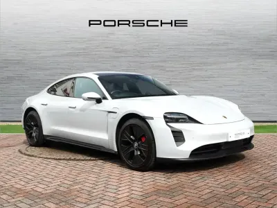 Begagnad Porsche Taycan 439 kW (598 HK) 2023 Grå Sedan