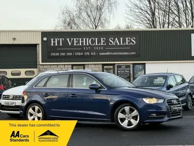 Usado Audi A3 Sportback Sport 150 HP (110 kW) 2014 Azul Citadino