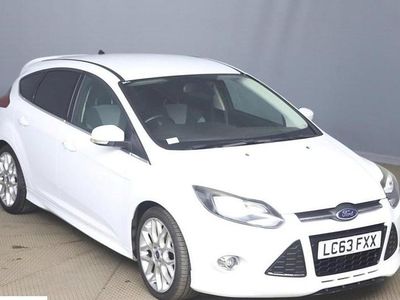 Used Ford Focus Zetec 125 HP (91 kW) 2013 White Hatchback