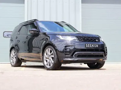 Used Land Rover Discovery SE Dynamic 2023 Black SUV