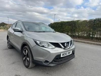 Used Nissan Qashqai N-Connecta 113 HP (83 kW) 2016 Silver SUV