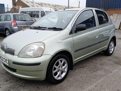 Used Toyota Yaris 86 HP (63 kW) 2002 Green Hatchback