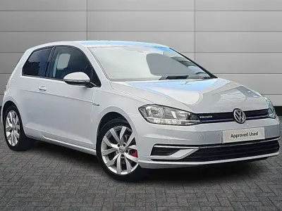 Used VW Golf VII SE 130 HP (95 kW) 2019 Pure white Hatchback