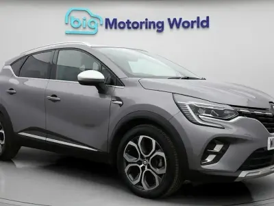 Usado Renault Captur Techno 143 HP (105 kW) 2024 Cinzento SUV