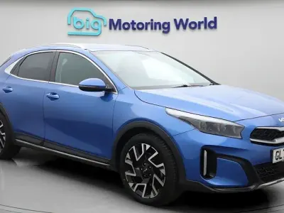 Usado Kia XCeed 160 HP (117 kW) 2023 Azul SUV