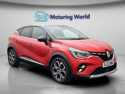 Used Renault Captur Techno 145 HP (106 kW) 2023 Red/black SUV