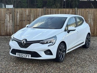 Used Renault Clio V SE 90 HP (66 kW) 2022 White Hatchback