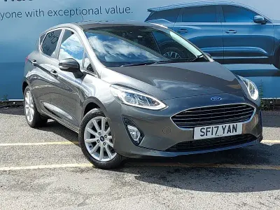 Used Ford Fiesta Titanium 125 HP (91 kW) 2017 Grey Hatchback