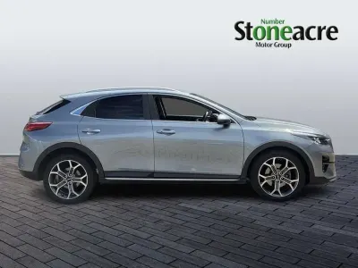 Usado Kia XCeed 160 HP (117 kW) 2021 Prateado SUV
