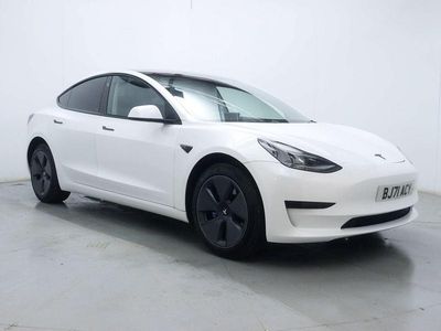 White Used 2021 Tesla Model 3 Standard Range Sedan | £16,600 (Fair price)