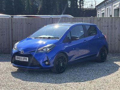 Used Toyota Yaris Hybrid Sport 100 HP (73 kW) 2019 Blue/black Hatchback