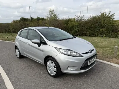 Used Ford Fiesta 80 HP (58 kW) 2010 Silver Hatchback