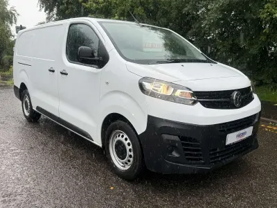 Used Vauxhall Vivaro 100 HP (73 kW) 2024 White MPV