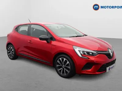Used Renault Clio Evolution 90 HP (66 kW) 2023 Red Hatchback