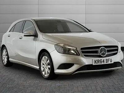 Używany Mercedes A180 SE 109 KM (80 kW) 2014 Srebrny Hatchback