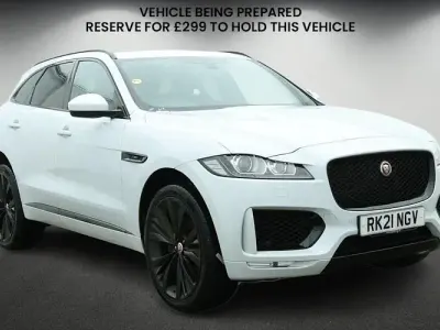 Begagnad Jaguar F-Pace Chequered Flag 250 HK (183 kW) 2020 Vit SUV