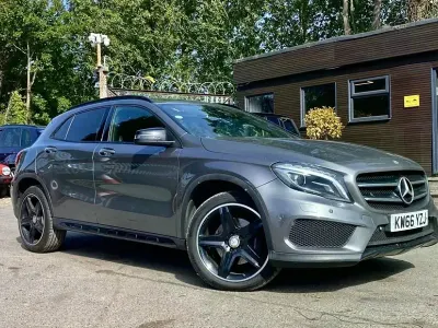 Begagnad Mercedes GLA220 AMG line 2017 Grå SUV
