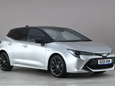 Usado Toyota Corolla 122 HP (89 kW) 2021 Prateado Citadino